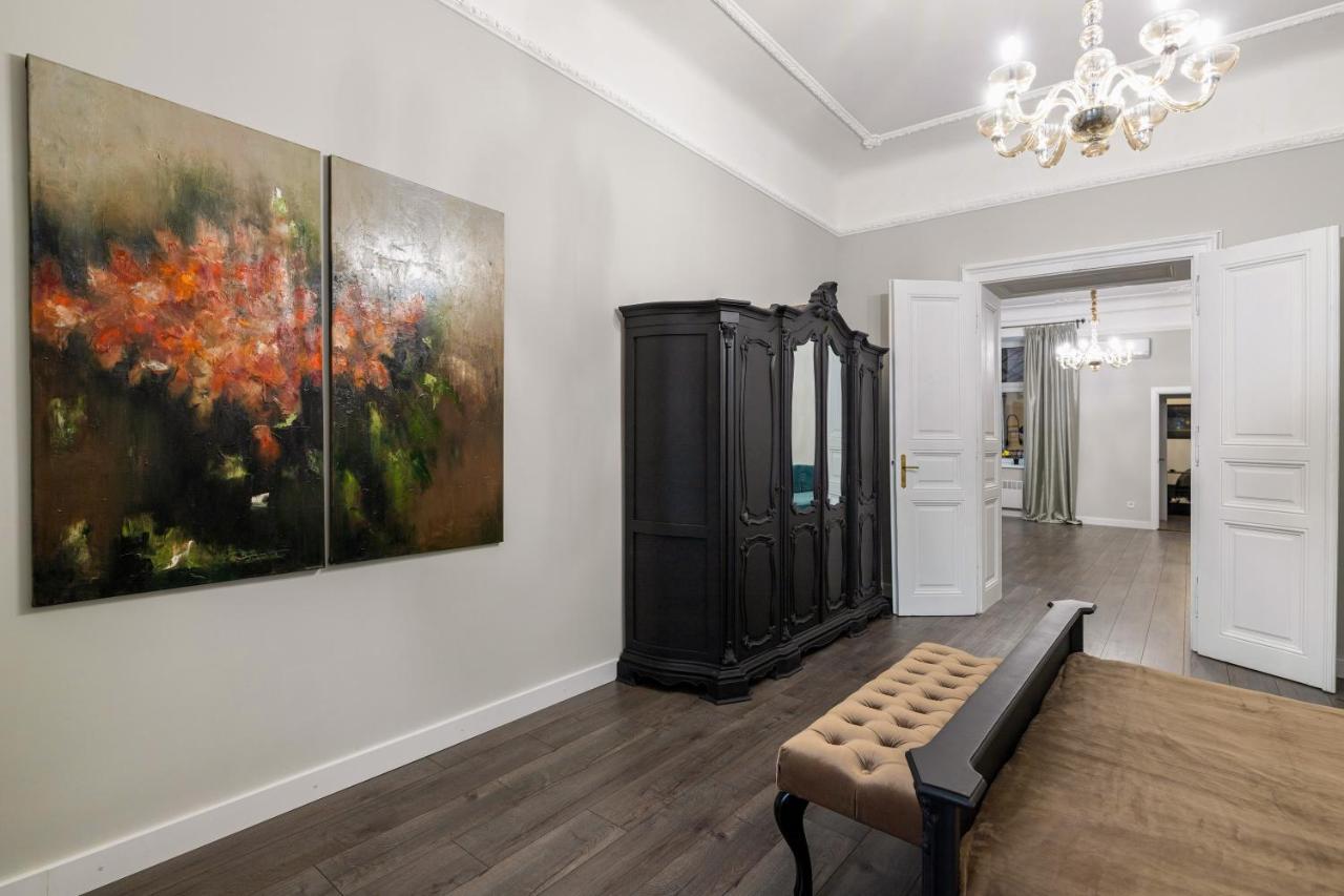 3 Room Apartments , Rohatyntsyv Street Leopoli Esterno foto