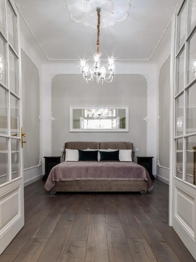 3 Room Apartments , Rohatyntsyv Street Leopoli Esterno foto