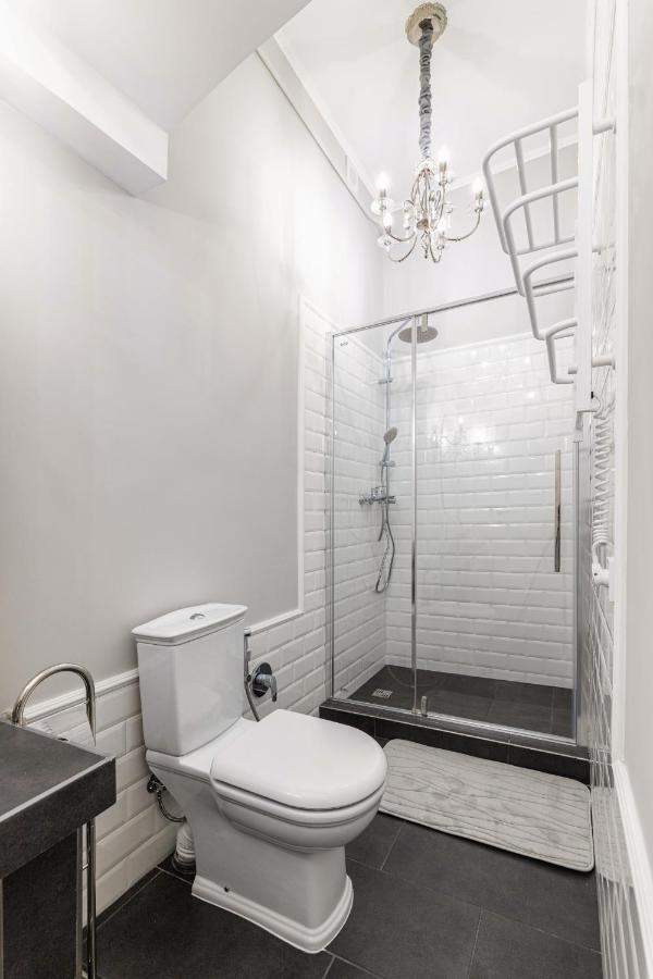 3 Room Apartments , Rohatyntsyv Street Leopoli Esterno foto